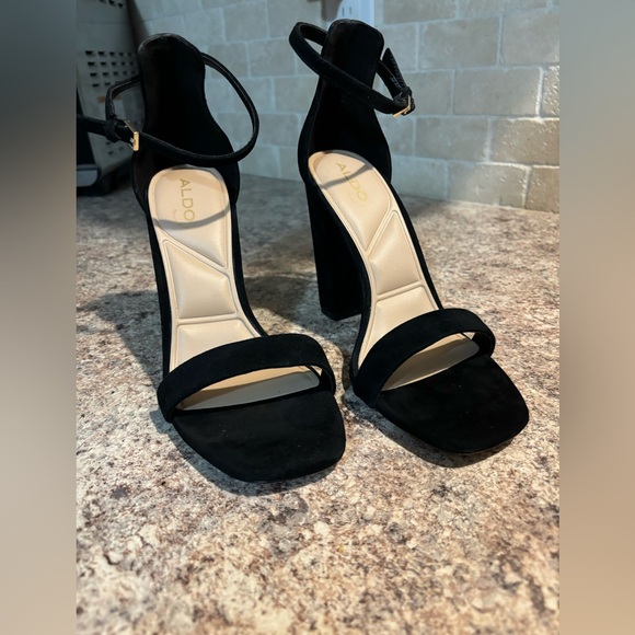 Black velvet Aldo high heel shoes. Size 8. Worn 1 time. - Picture 4 of 8